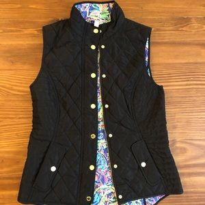 Lilly Pulitzer Black getaway quilted vest.